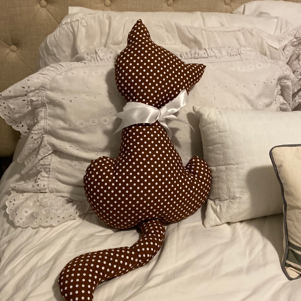 Kitty Pillow